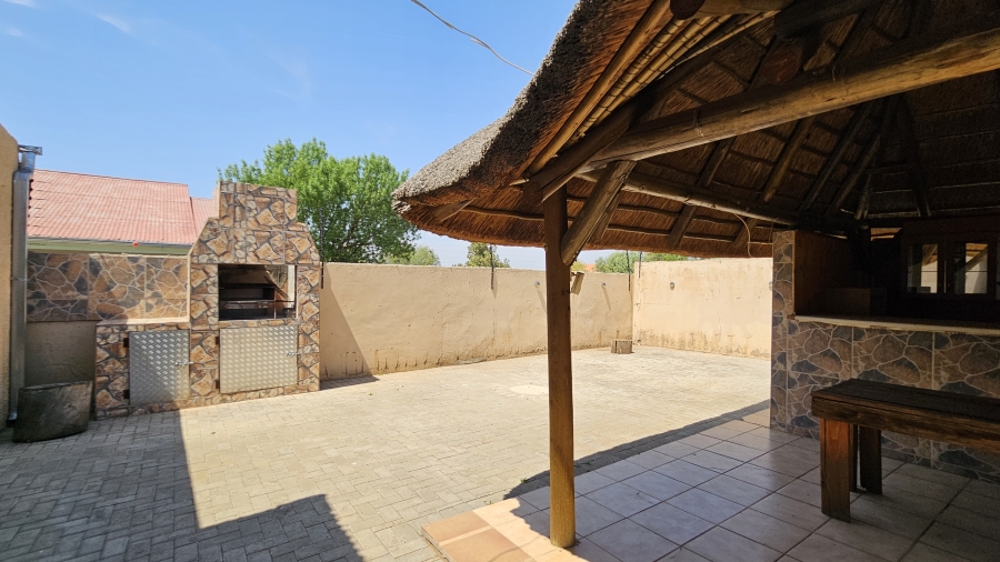 4 Bedroom Property for Sale in Klisserville Northern Cape